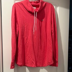 Vineyard Vines woman’s pink sweatshirt - medium